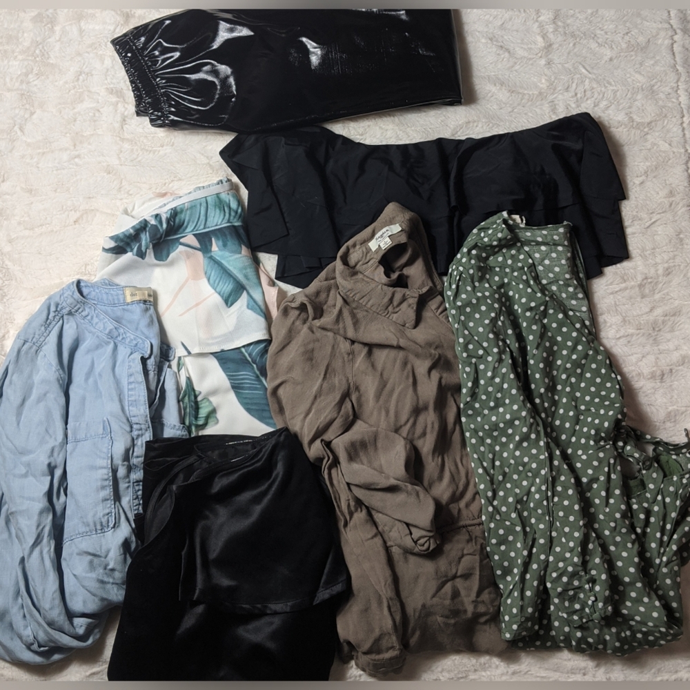 Not So Mystery Sz Small Lot 7 Items